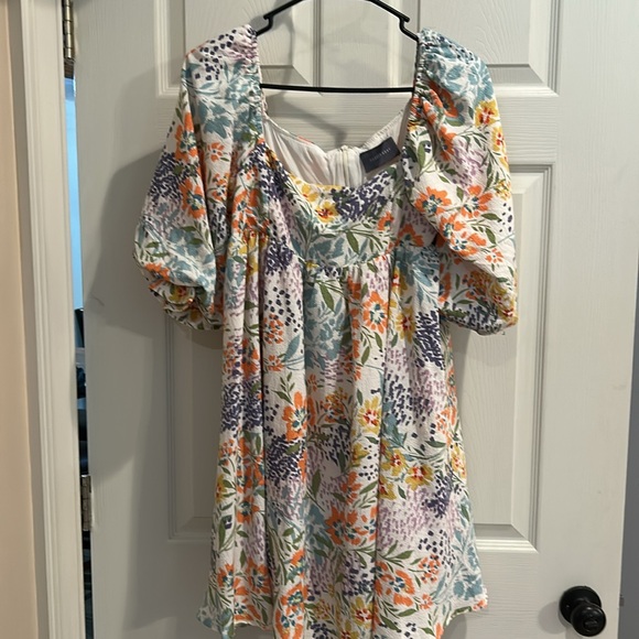 Floral and Red Maxi Dresses. 3 for the price of 1 - Picture 2 of 8